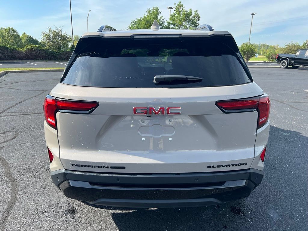 Used 2026 GMC Terrain Elevation w/ Elevation Premium Package AWD/4WD image 4