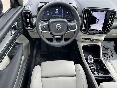 Used 2025 Volvo XC40 B5 Ultra w/ Protection Package image 14