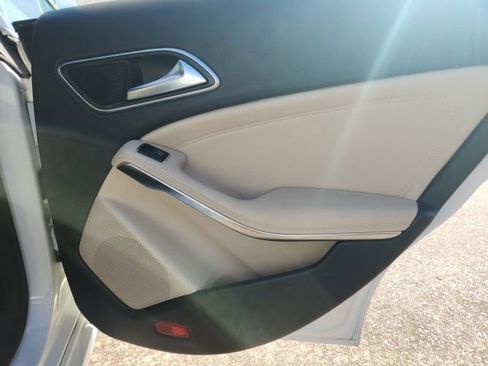Used 2018 Mercedes-Benz CLA 250 image 16