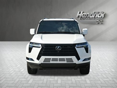 Used 2024 Lexus GX 550 w/ Cold Area Package AWD/4WD image 3