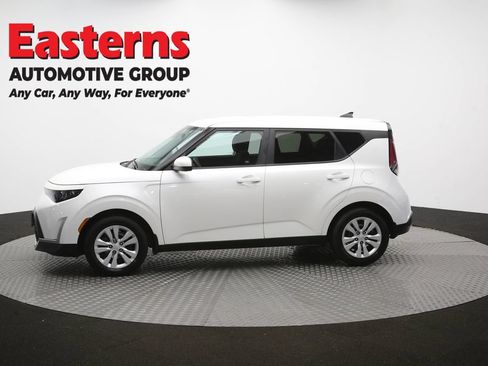 Used 2023 Kia Soul LX FWD image 57