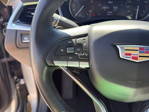 Certified 2025 Cadillac XT6 Premium Luxury FWD image 17