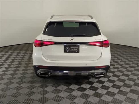Certified 2026 Mercedes-Benz GLC 300 4MATIC image 4