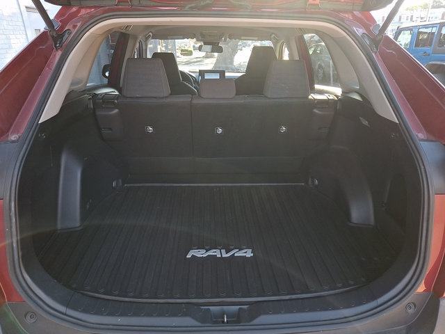 Used 2019 Toyota RAV4 LE w/ All Weather Liner Package AWD/4WD image 28