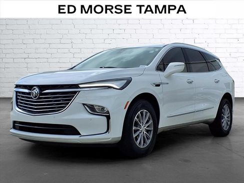 Used 2024 Buick Enclave Essence FWD image 1