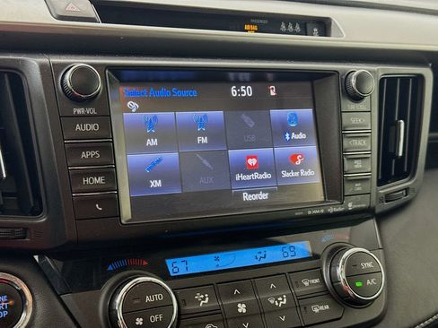 Used 2018 Toyota RAV4 XLE FWD image 14