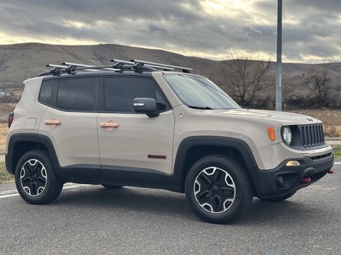 Used 2015 Jeep Renegade Trailhawk w/ Popular Equipment Group image 5