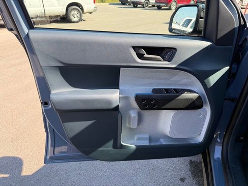 New 2025 Ford Maverick XLT w/ XLT Luxury Package image 6