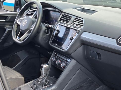 Used 2024 Volkswagen Tiguan S image 8