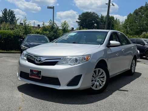 Used 2012 Toyota Camry LE FWD image 3