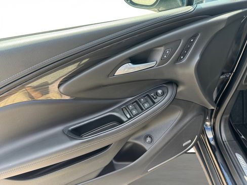 Used 2020 Buick Envision Premium AWD/4WD image 4