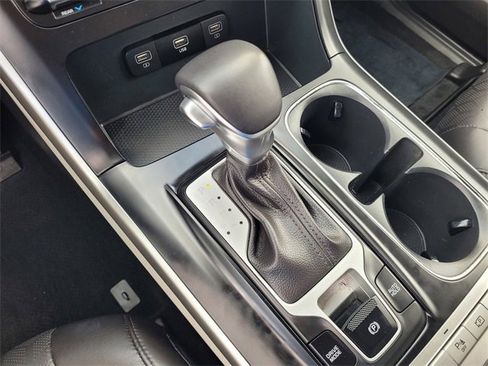 Used 2024 Kia Carnival LX image 15