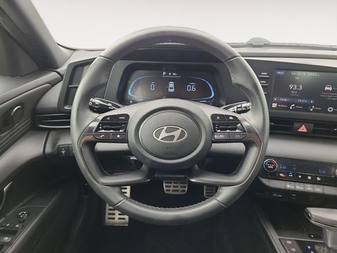 Used 2025 Hyundai Elantra Sport FWD image 12