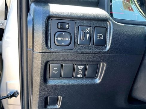Used 2021 Toyota 4Runner SR5 AWD/4WD image 35