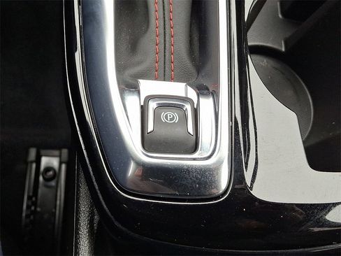 Used 2024 Chevrolet Trax RS w/ Sunroof Package image 24