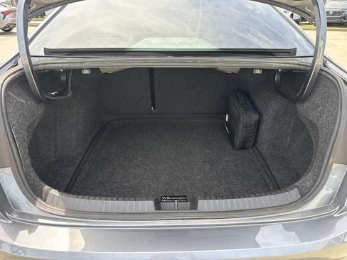 Used 2020 Volkswagen Jetta SE w/ SE Cold Weather Package FWD image 8