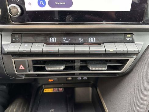 Used 2025 Toyota Camry SE FWD image 24