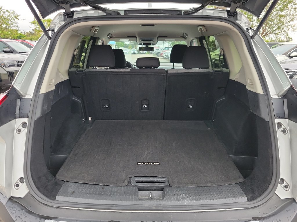 Used 2023 Nissan Rogue SV FWD image 8