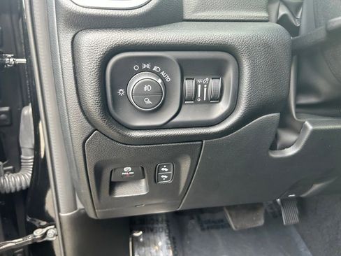 Used 2025 RAM 1500 Big Horn RWD image 39