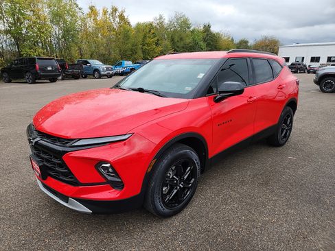 Used 2023 Chevrolet Blazer LT w/ Midnight/Sport Edition image 4