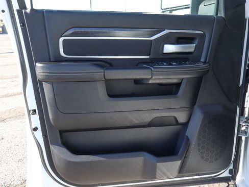 Used 2024 RAM 2500 Big Horn image 17