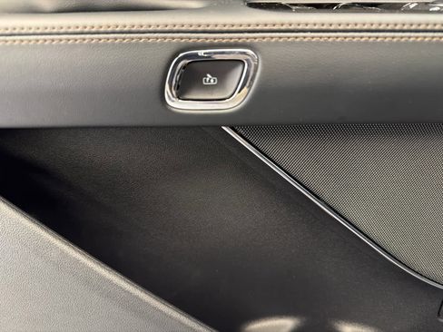 Used 2025 Lincoln Aviator 2WD w/ Jet Appearance Package image 19