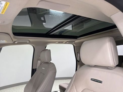 Used 2023 Ford Expedition Max Platinum image 4