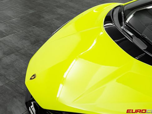 Used 2025 Lamborghini Revuelto AWD/4WD image 10