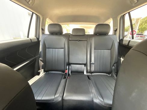 Used 2023 Volkswagen Tiguan SE FWD image 13