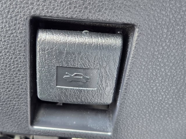 Used 2024 Toyota Corolla LE FWD image 17