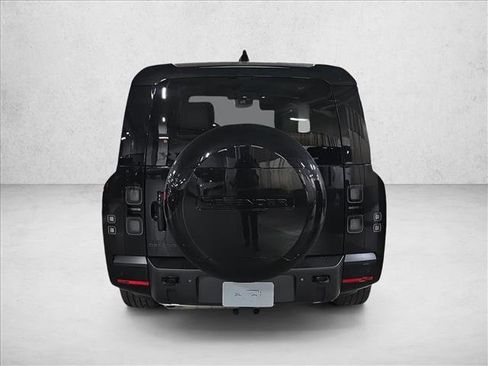 New 2026 Land Rover Defender 130 X-Dynamic SE image 6