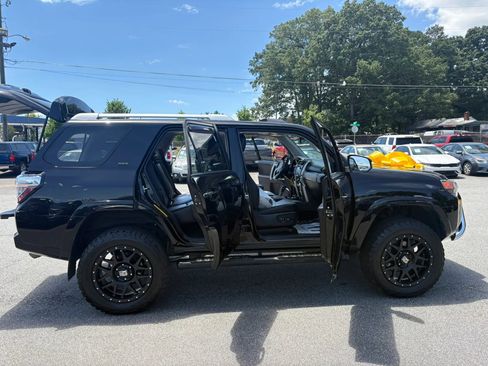 Used 2018 Toyota 4Runner SR5 Premium AWD/4WD image 27
