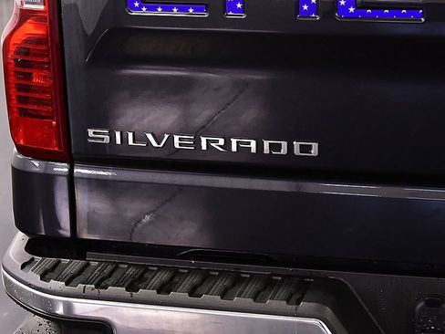 Used 2022 Chevrolet Silverado 1500 LT AWD/4WD image 11