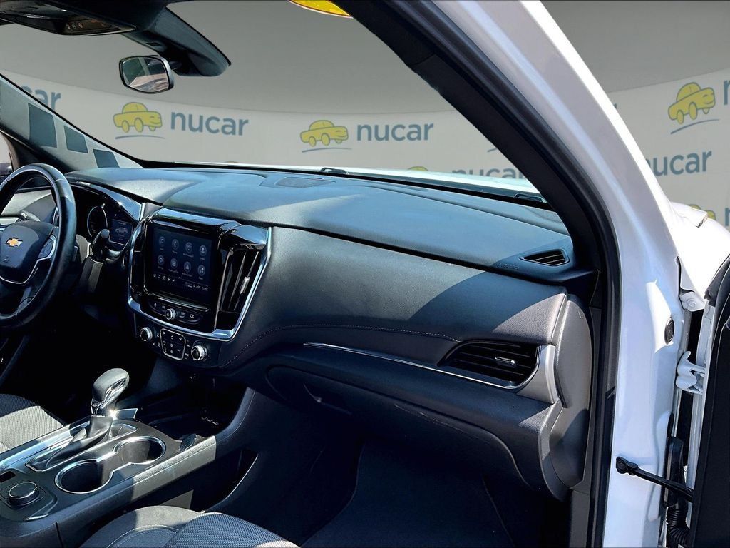 Used 2023 Chevrolet Traverse LT AWD/4WD image 13