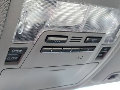 Used 2016 Toyota Highlander XLE AWD/4WD image 32