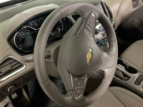 Used 2017 Chevrolet Cruze Premier image 23