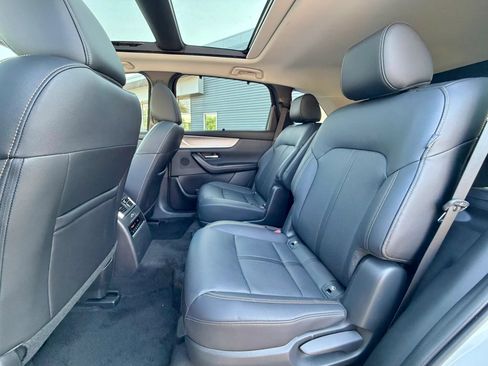 Used 2024 MAZDA CX-90 Plug-In Hybrid w/ Premium Pkg AWD/4WD image 40