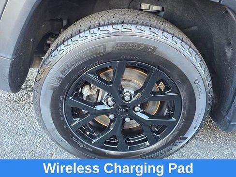 Used 2024 Jeep Grand Cherokee L Laredo image 21