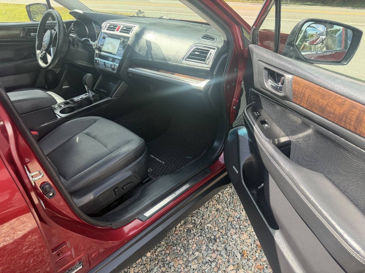 Used 2015 Subaru Outback 3.6R Limited AWD/4WD image 16