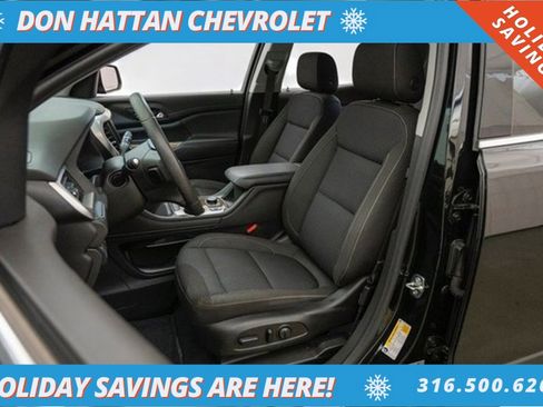 Used 2023 GMC Acadia SLE w/ Driver Convenience Package image 4