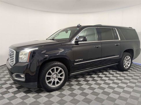 Used 2020 GMC Yukon XL Denali w/ Open Road Package AWD/4WD image 2