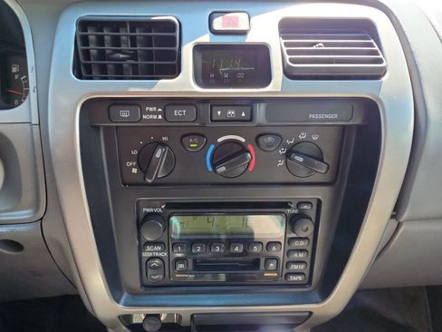 Used 2002 Toyota 4Runner SR5 AWD/4WD image 15