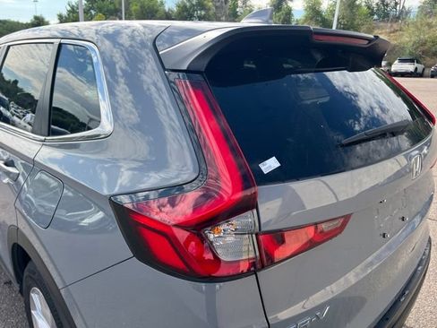 Used 2025 Honda CR-V EX-L image 11