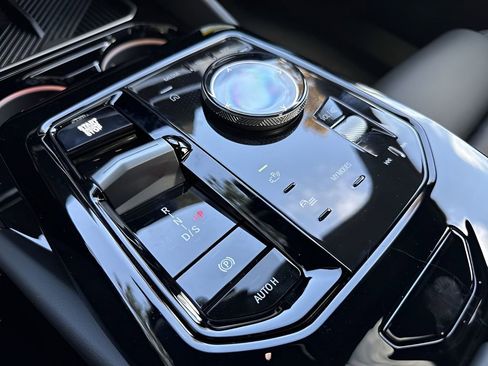 New 2026 BMW 530i xDrive w/ M Sport Package image 24