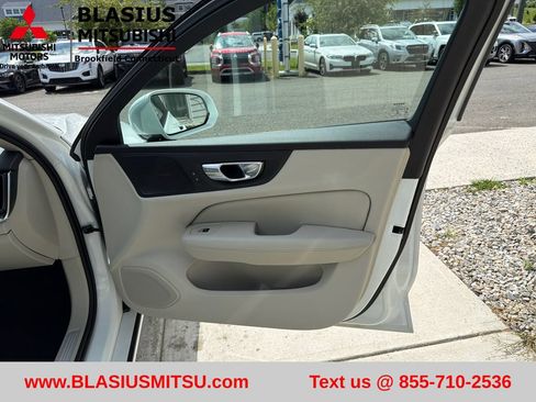 Used 2019 Volvo S60 T5 Momentum w/ Multimedia Package FWD image 58