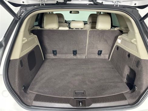 Used 2019 Lincoln MKC Select w/ Select Plus Package image 17