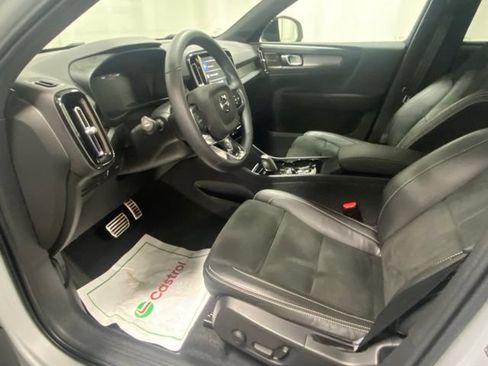 Used 2022 Volvo XC40 T5 R-Design w/ Advanced Package AWD/4WD image 10