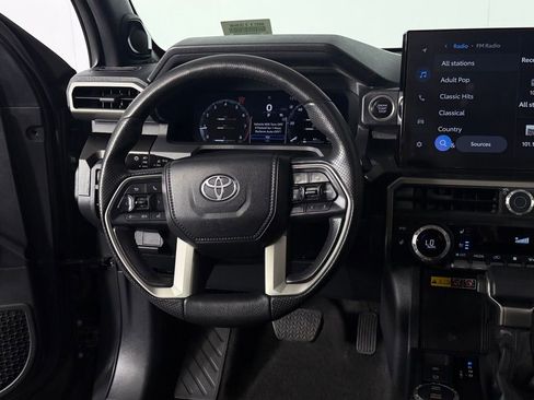 Used 2025 Toyota 4Runner Limited AWD/4WD image 13