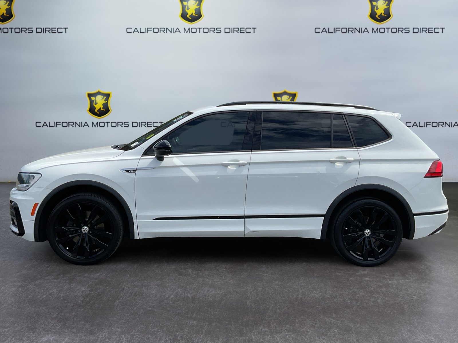 Used 2020 Volkswagen Tiguan SE R-Line FWD image 8