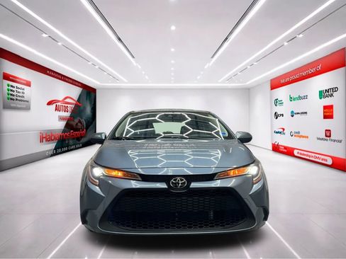 Used 2022 Toyota Corolla LE image 2